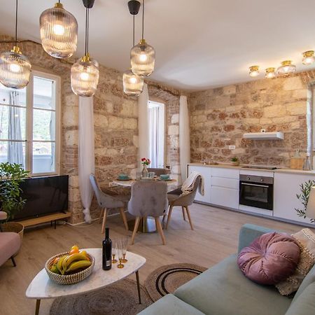 Apartments Mali Raj Komiža 外观 照片