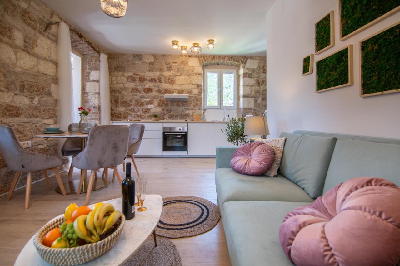 Apartments Mali Raj Komiža 外观 照片