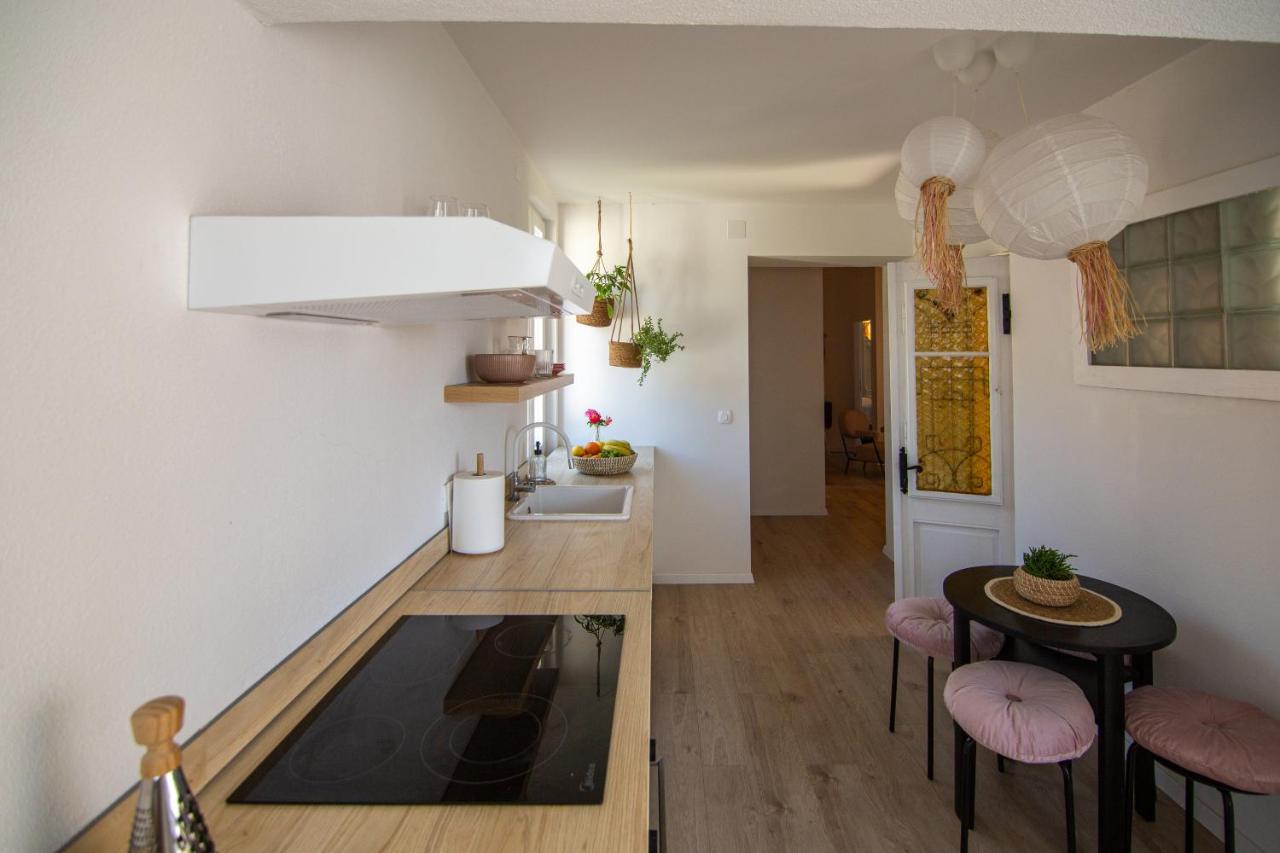 Apartments Mali Raj Komiža 外观 照片