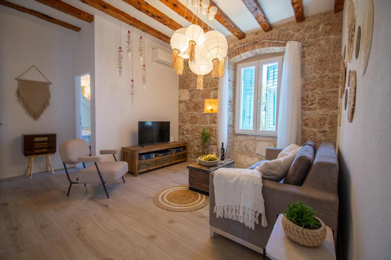 Apartments Mali Raj Komiža 外观 照片