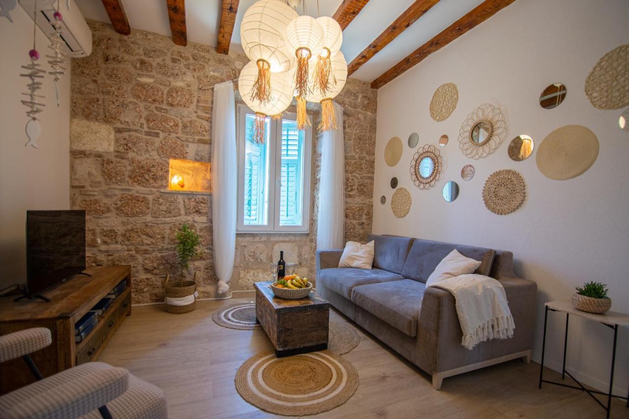 Apartments Mali Raj Komiža 外观 照片