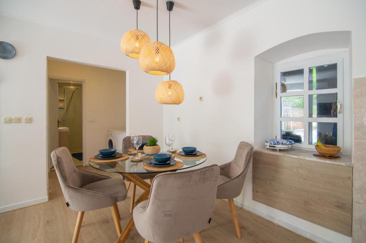 Apartments Mali Raj Komiža 外观 照片