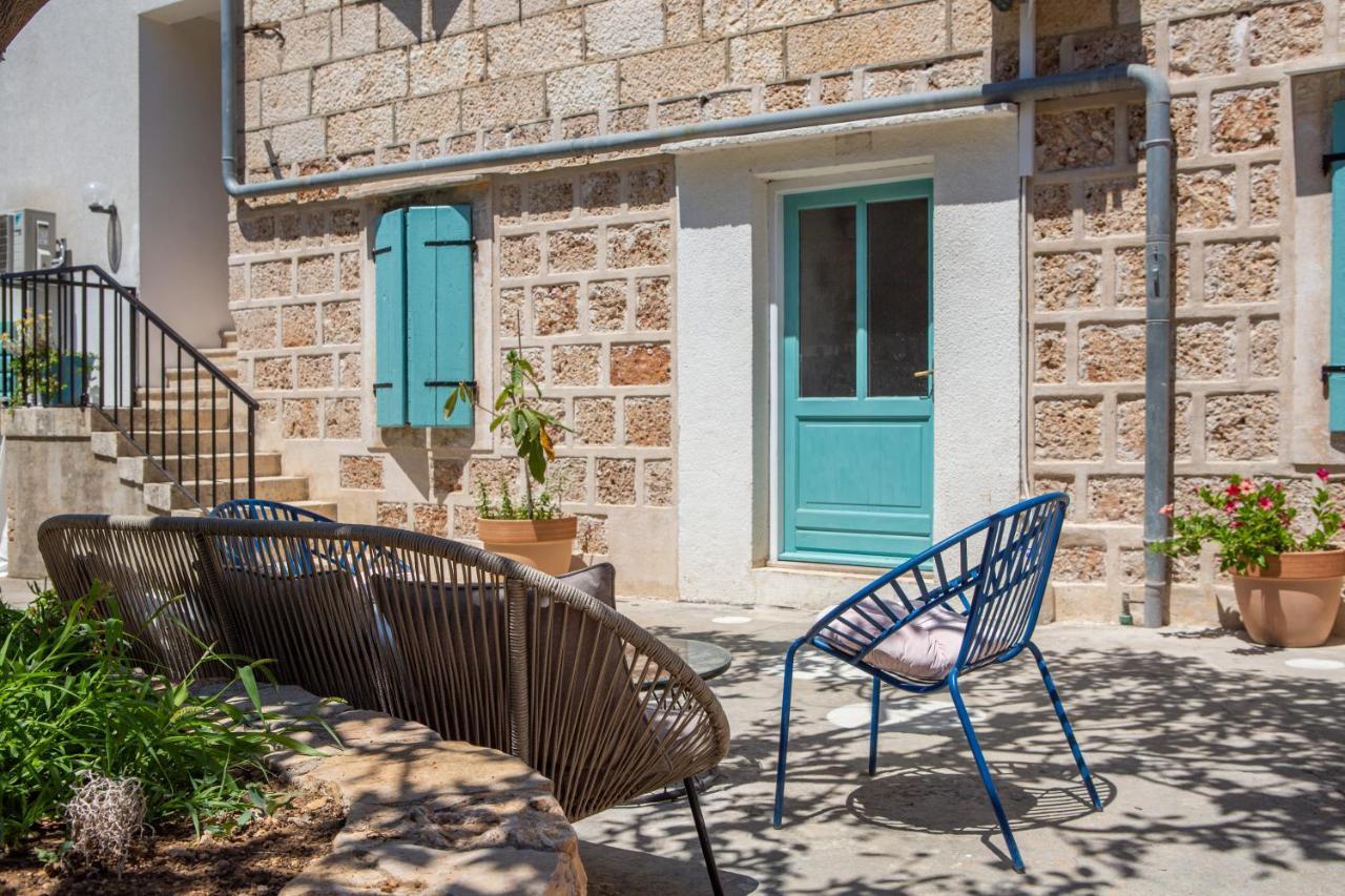 Apartments Mali Raj Komiža 外观 照片